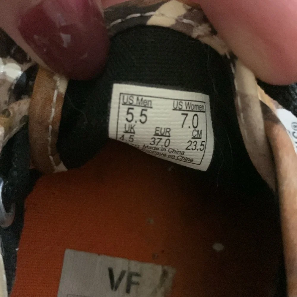 Vans - Picture 6 of 6